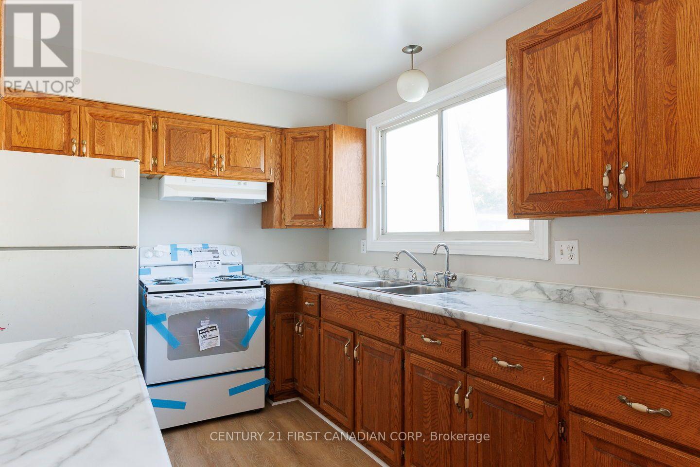 16 - 40 Fairfax Court, London North, Ontario  N6G 3Y3 - Photo 18 - X13736240
