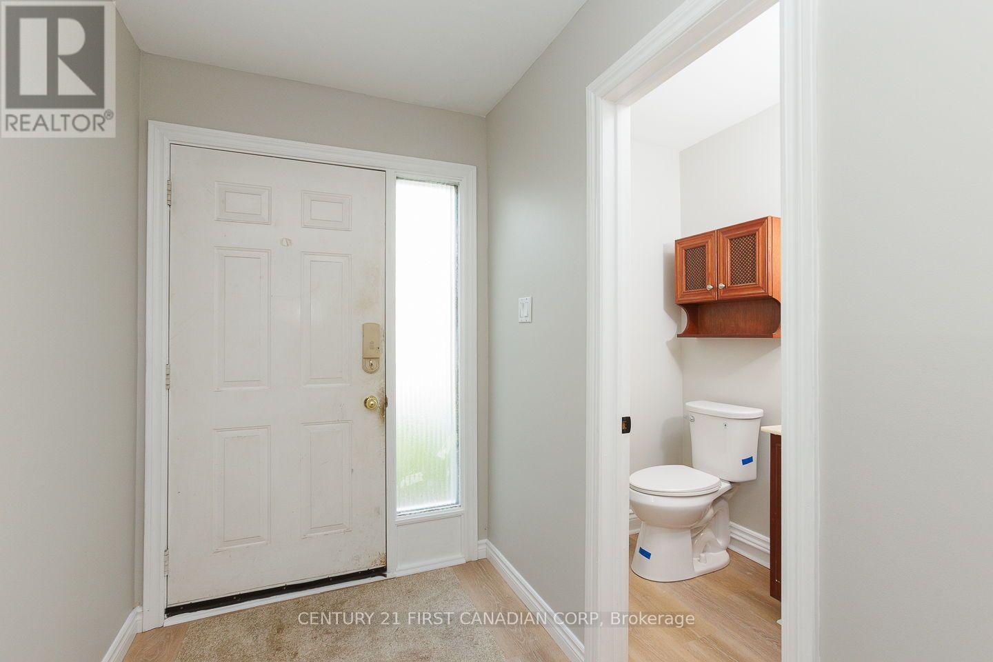 16 - 40 Fairfax Court, London North, Ontario  N6G 3Y3 - Photo 4 - X13736240