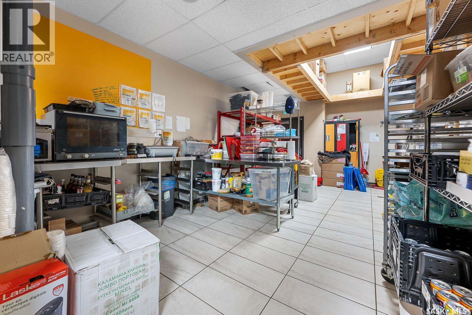 2075 Prince Of Wales Drive, Regina, Saskatchewan  S4V 3A6 - Photo 14 - SK027375