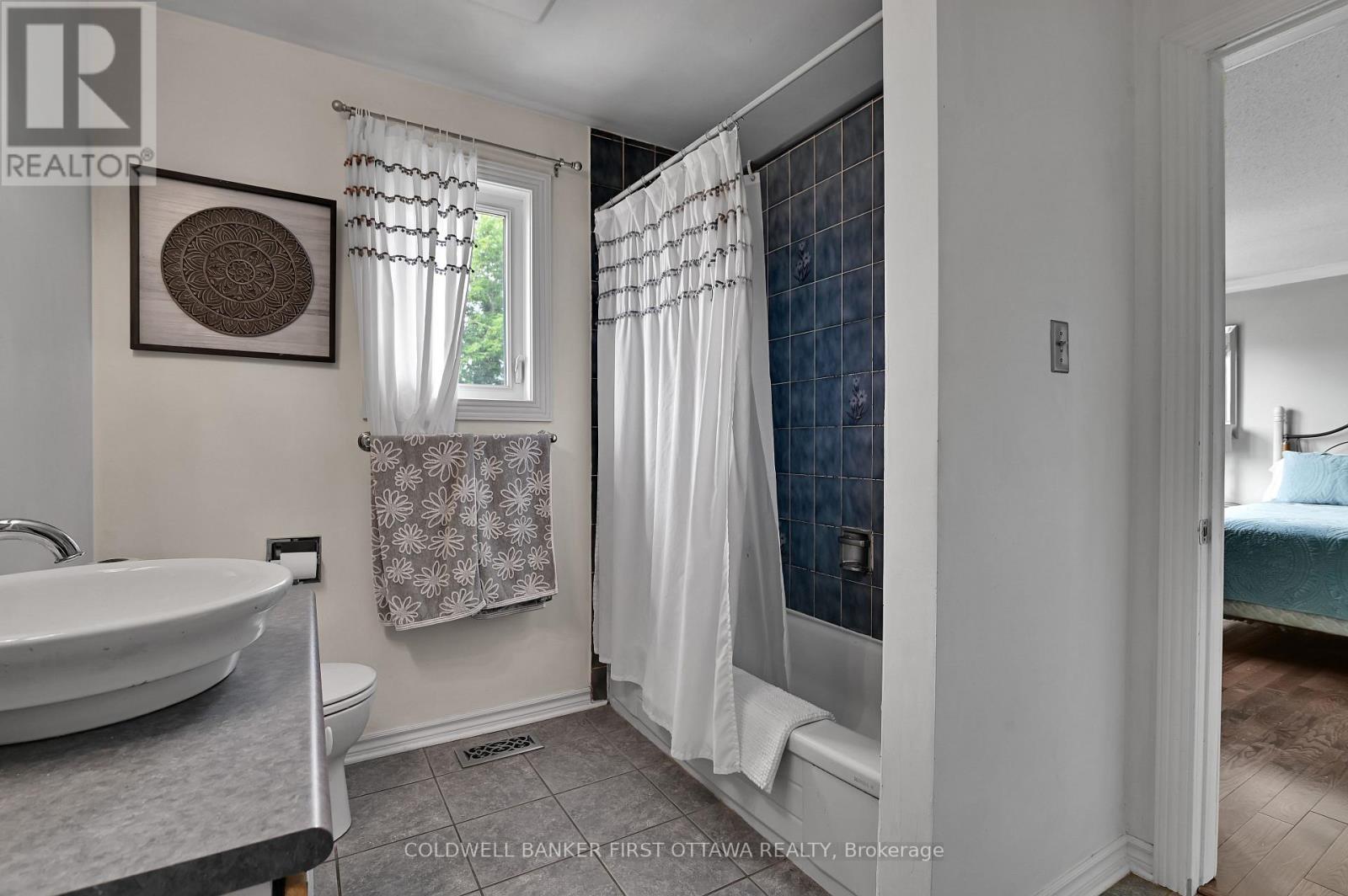 2153 East Acres Road, Ottawa, Ontario  K1J 9A6 - Photo 18 - X13736212