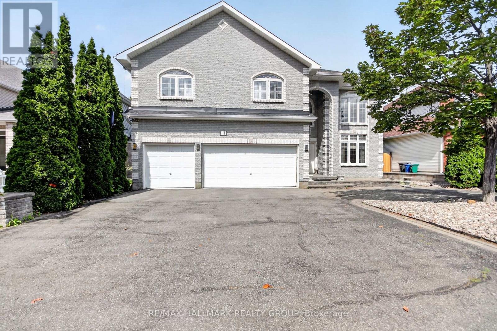 11 TAJ COURT, Ottawa, Ontario