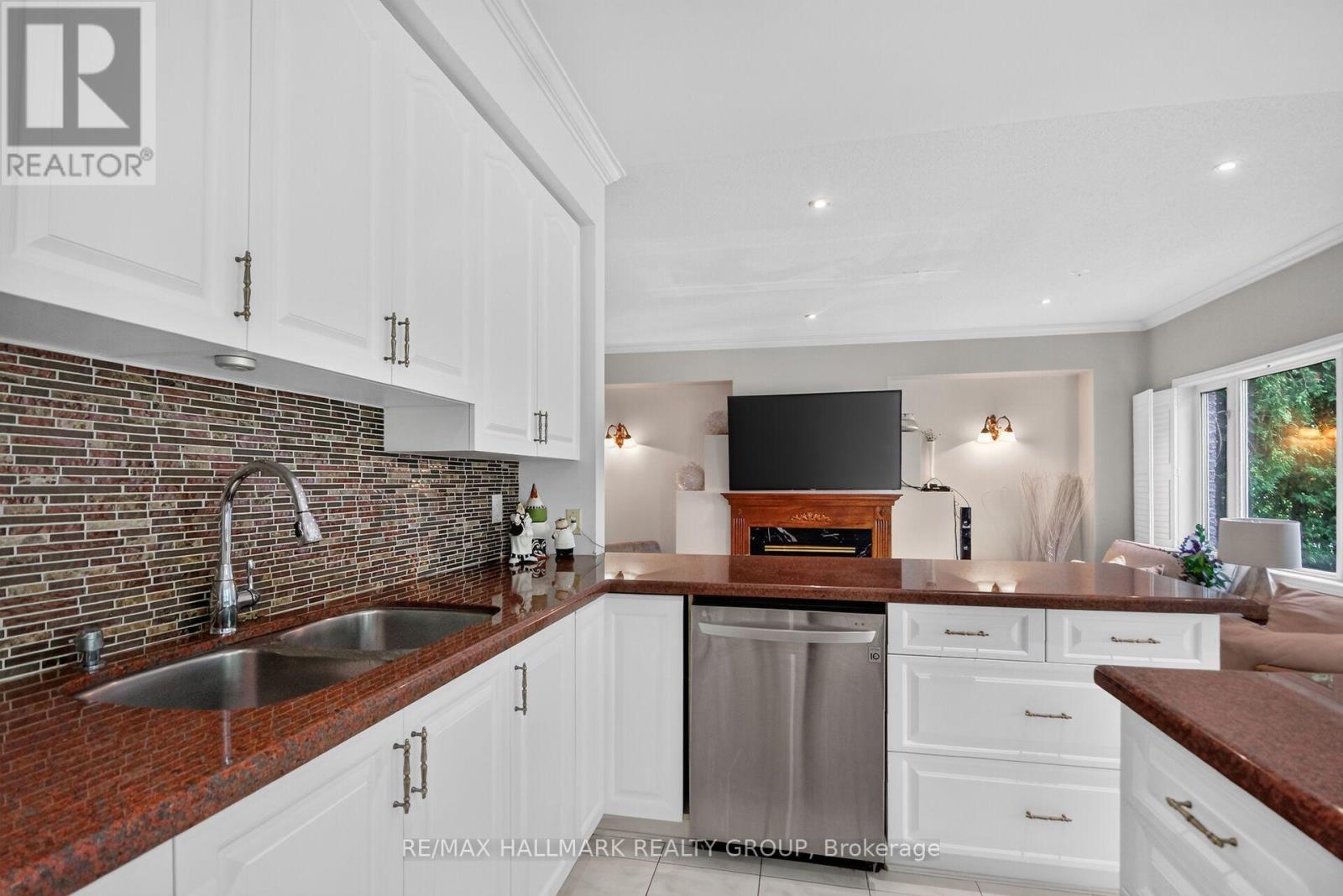 11 Taj Court, Ottawa, Ontario  K1G 5K6 - Photo 11 - X13736236