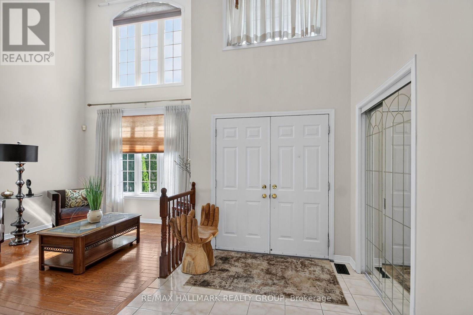 11 Taj Court, Ottawa, Ontario  K1G 5K6 - Photo 2 - X13736236