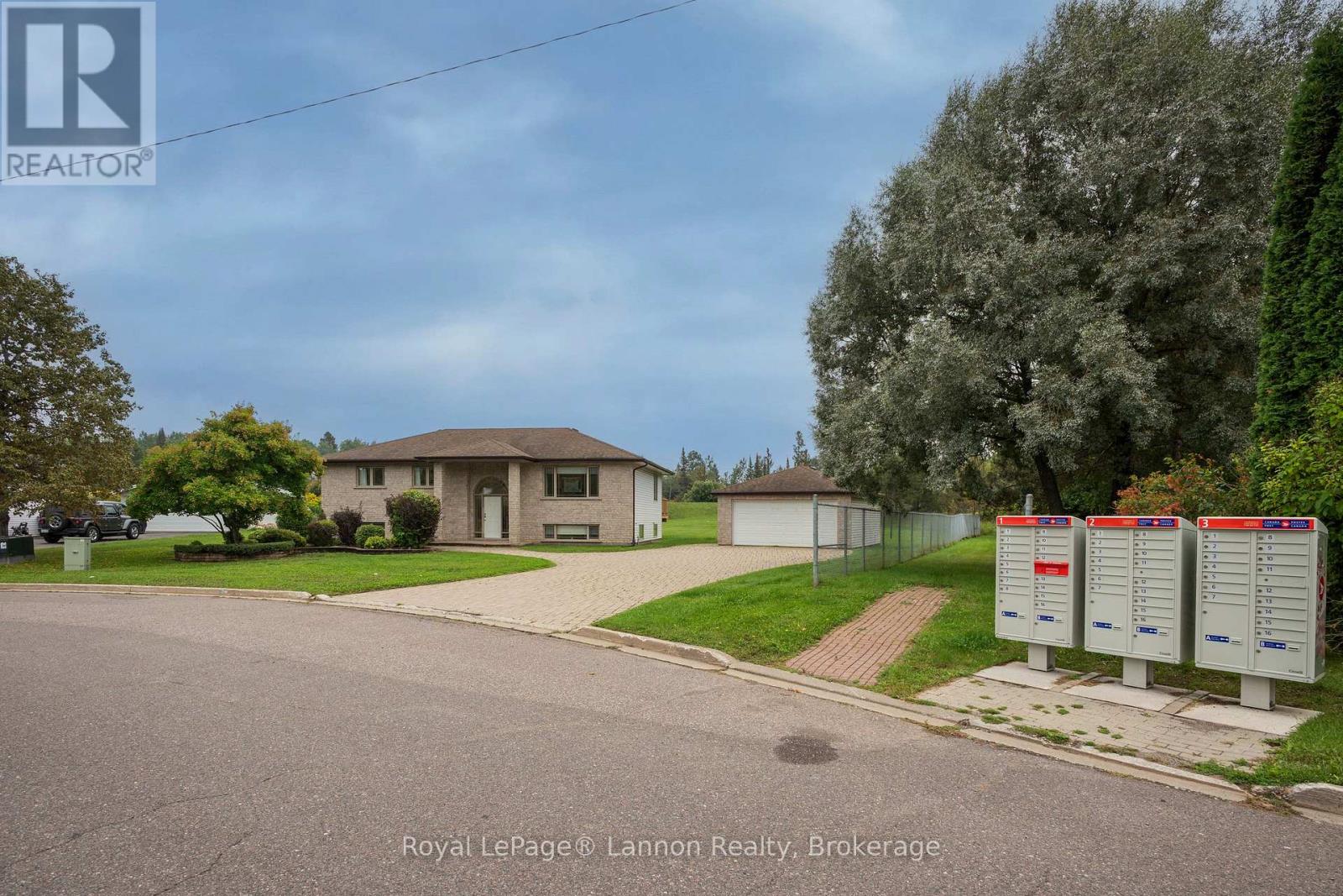 2196 Falconcrest Drive, Thunder Bay, Ontario  P7J 1H5 - Photo 3 - X13736166