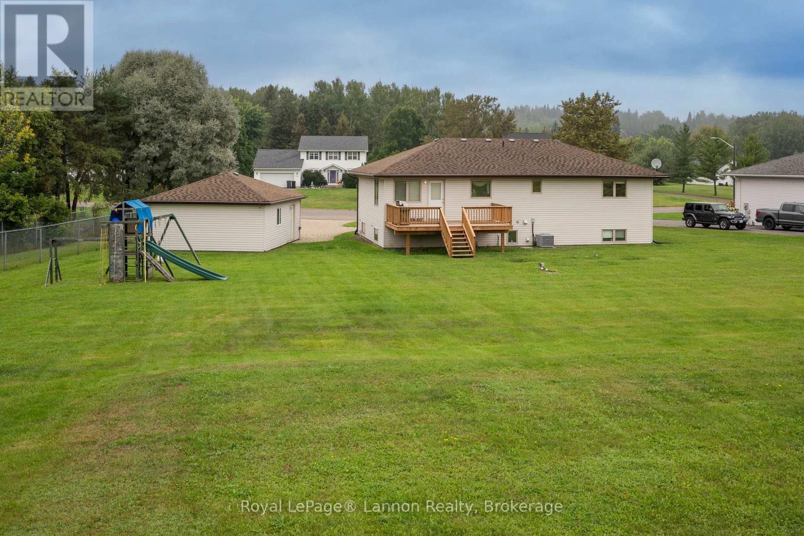 2196 Falconcrest Drive, Thunder Bay, Ontario  P7J 1H5 - Photo 4 - X13736166