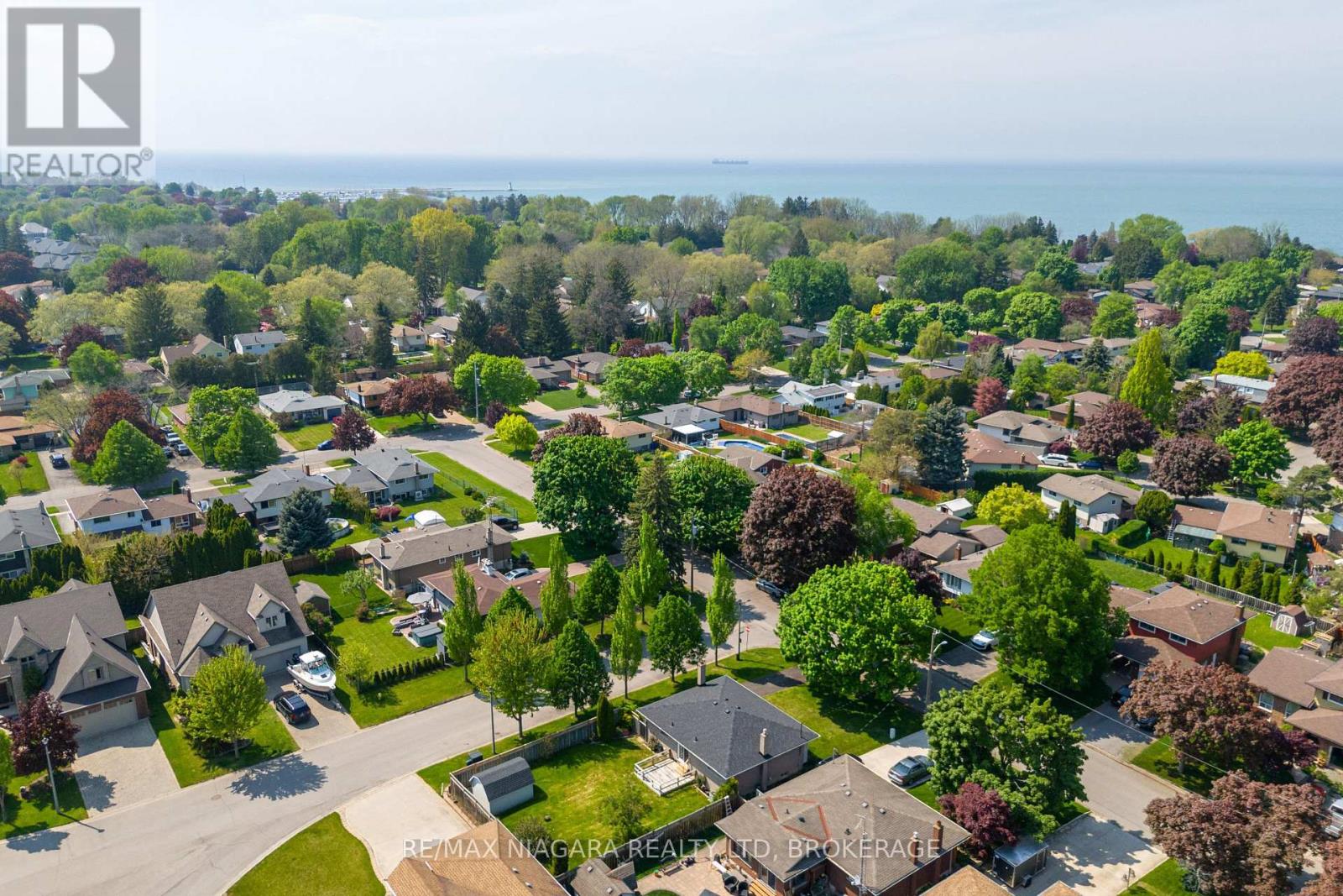 29 Granada Drive, St. Catharines, Ontario  L2N 2S4 - Photo 3 - X13736254