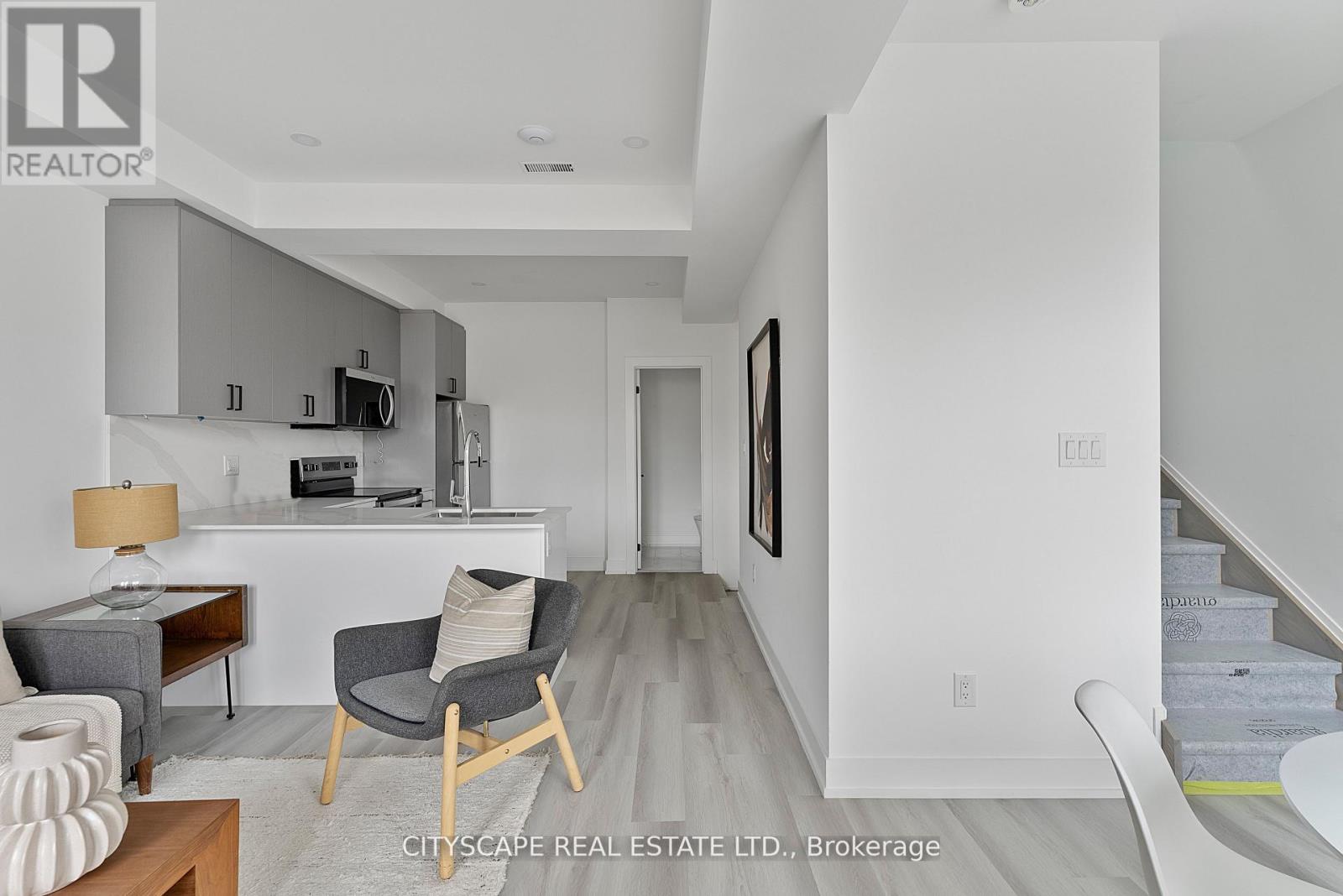 Upper #4 - 589 Oakwood Avenue, Toronto, Ontario  M6E 2X8 - Photo 11 - C13736106