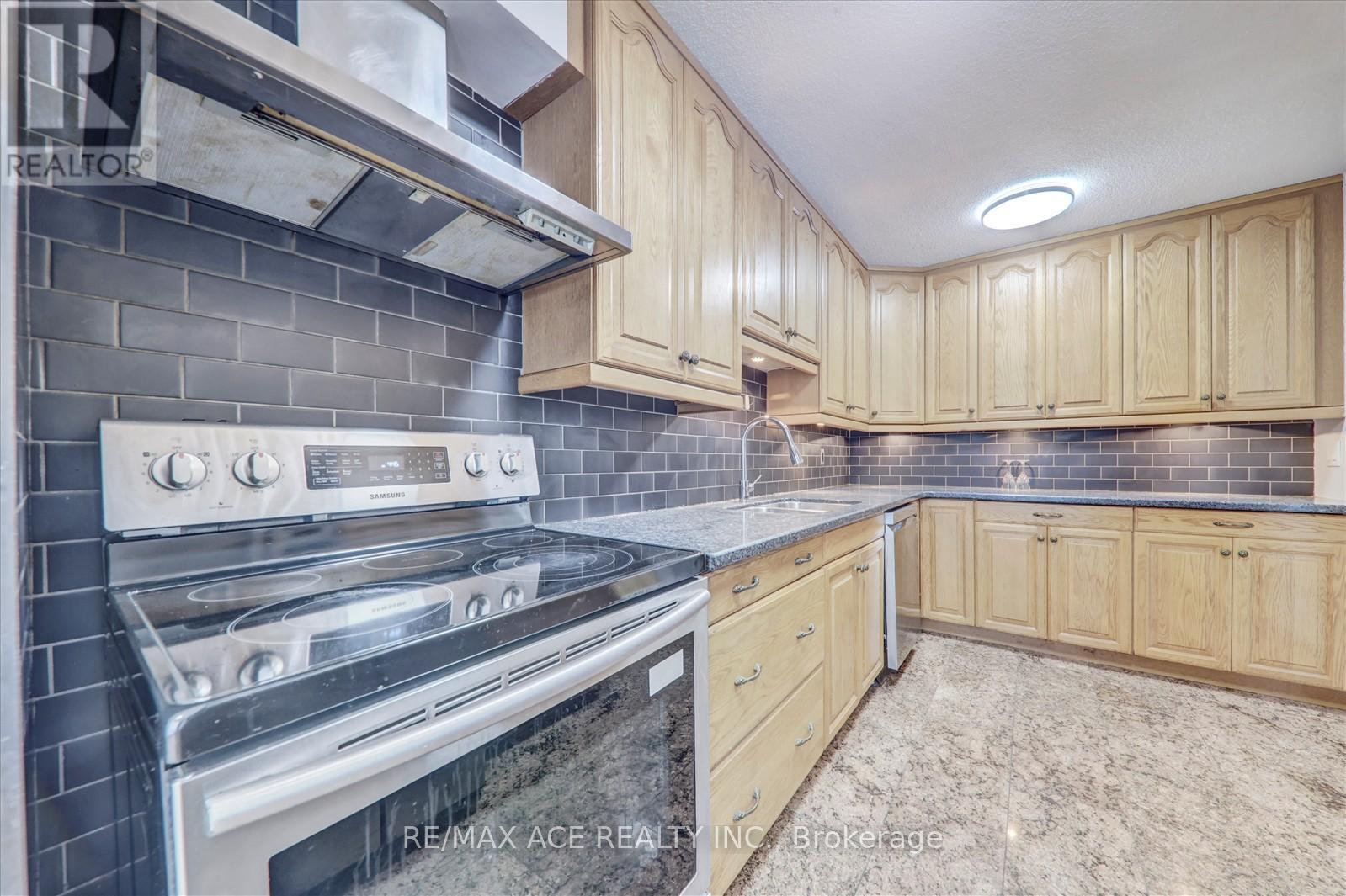 1204 - 1250 Bridletowne Circle, Toronto, Ontario  M1W 2V1 - Photo 19 - E13736024