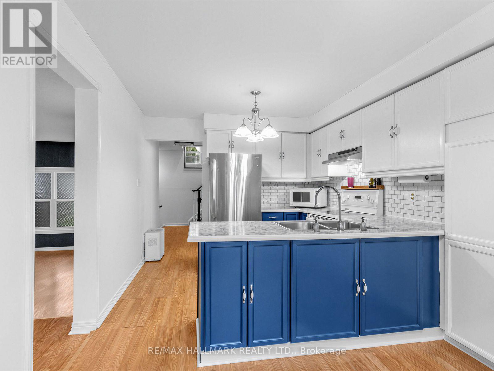 1553 Rawlings Drive, Pickering, Ontario L1V 5B2 - Photo 5 - E13736298
