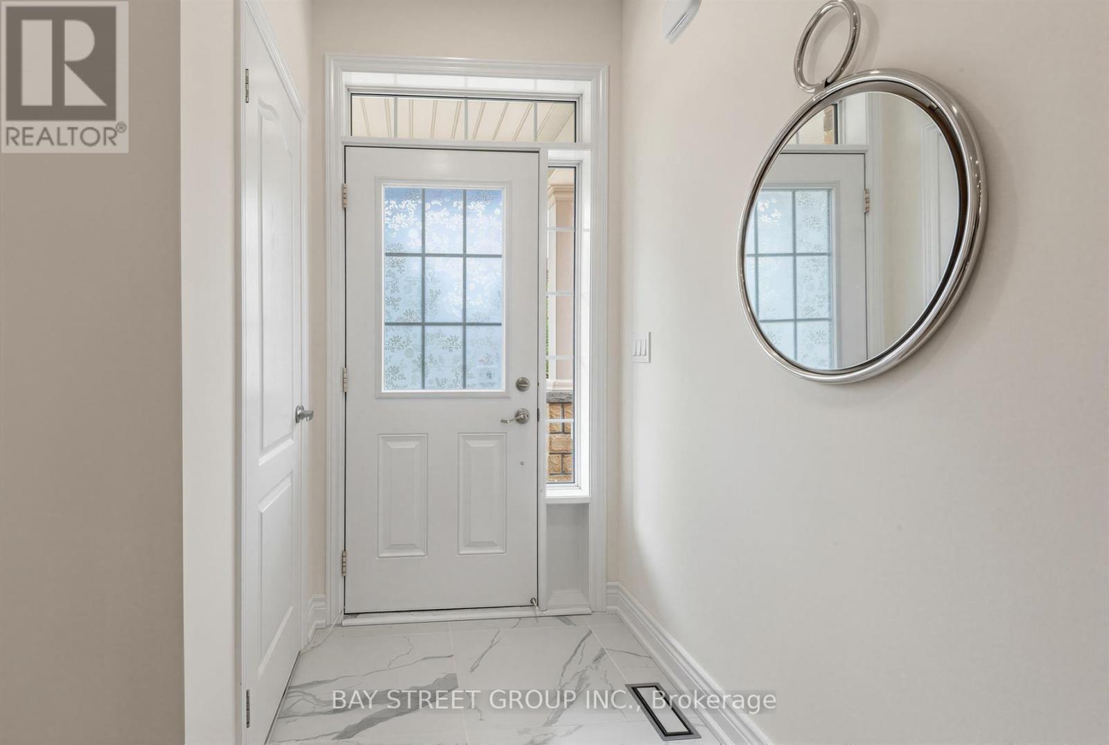 80 Living Crescent, Markham, Ontario  L6C 0T4 - Photo 3 - N13736004