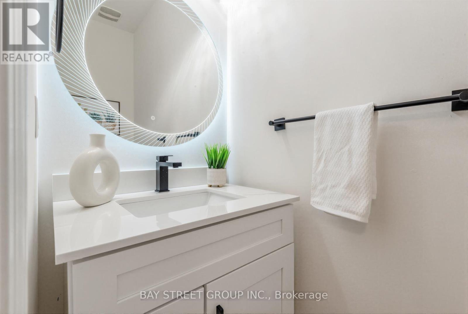 80 Living Crescent, Markham, Ontario  L6C 0T4 - Photo 39 - N13736004