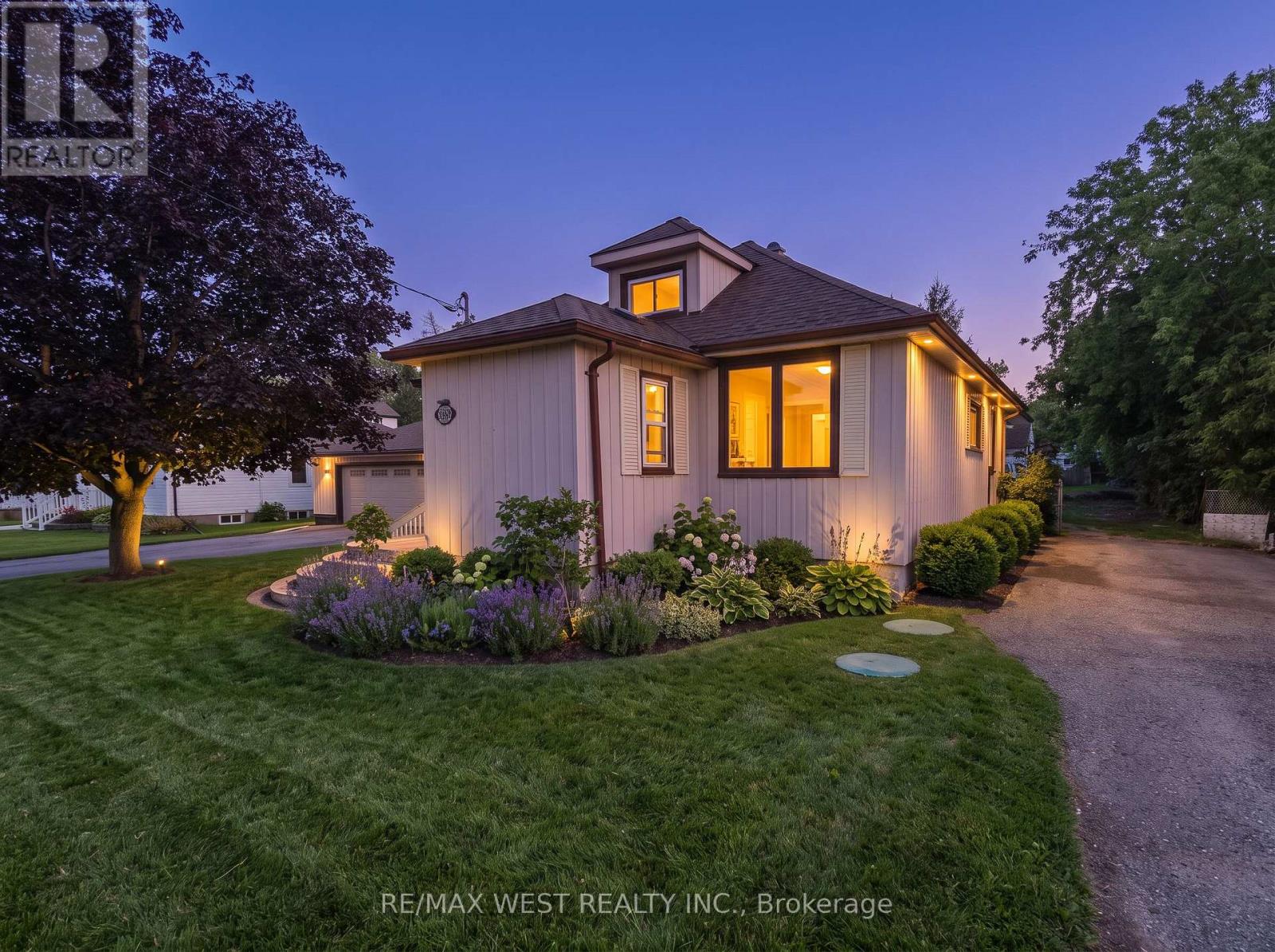 7826 YONGE STREET, Innisfil, Ontario