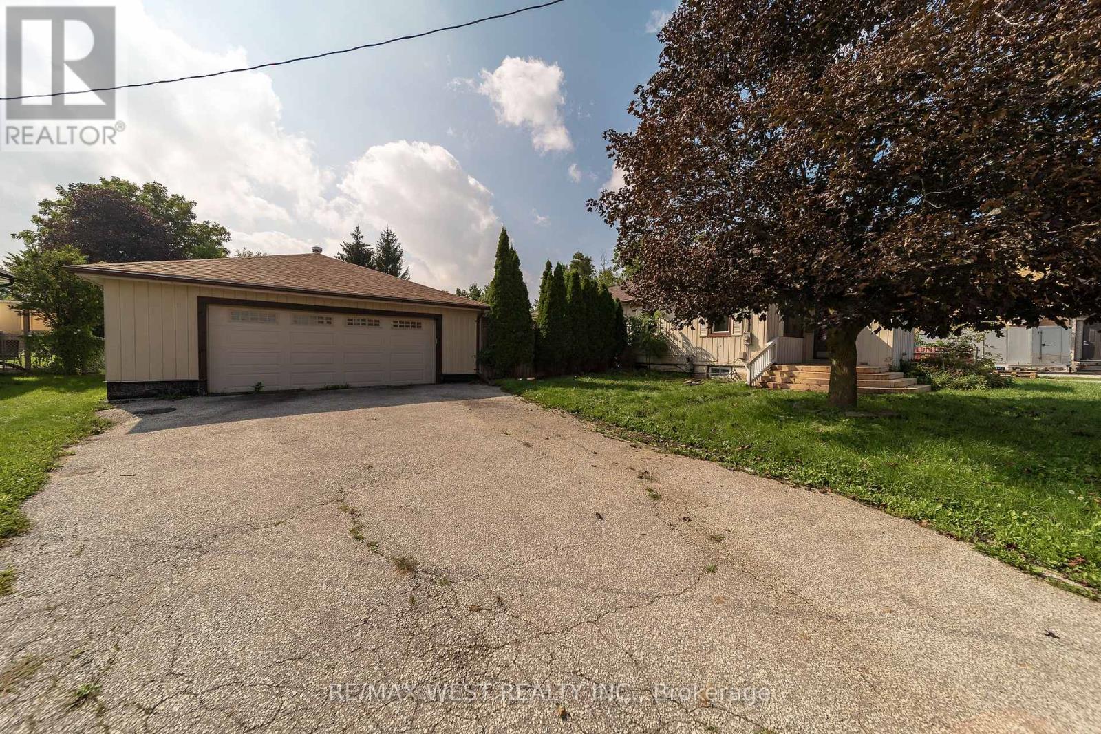 7826 Yonge Street, Innisfil, Ontario  L9S 1L4 - Photo 2 - N13736082