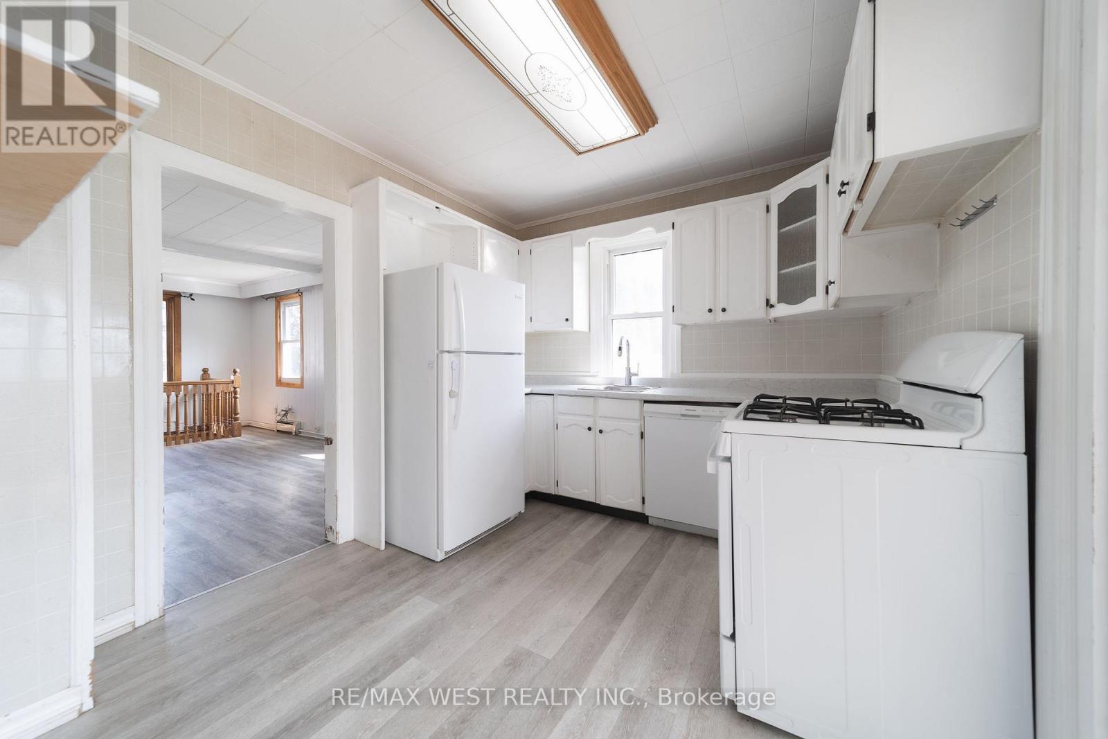 7826 Yonge Street, Innisfil, Ontario  L9S 1L4 - Photo 8 - N13736082