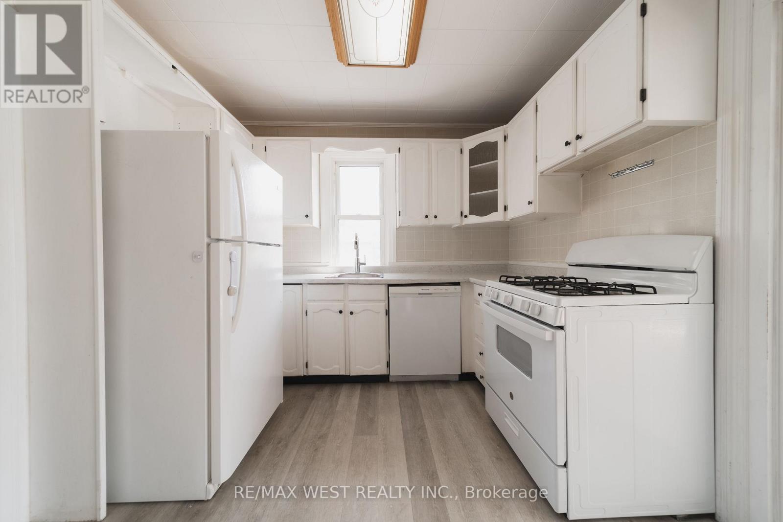 7826 Yonge Street, Innisfil, Ontario  L9S 1L4 - Photo 9 - N13736082
