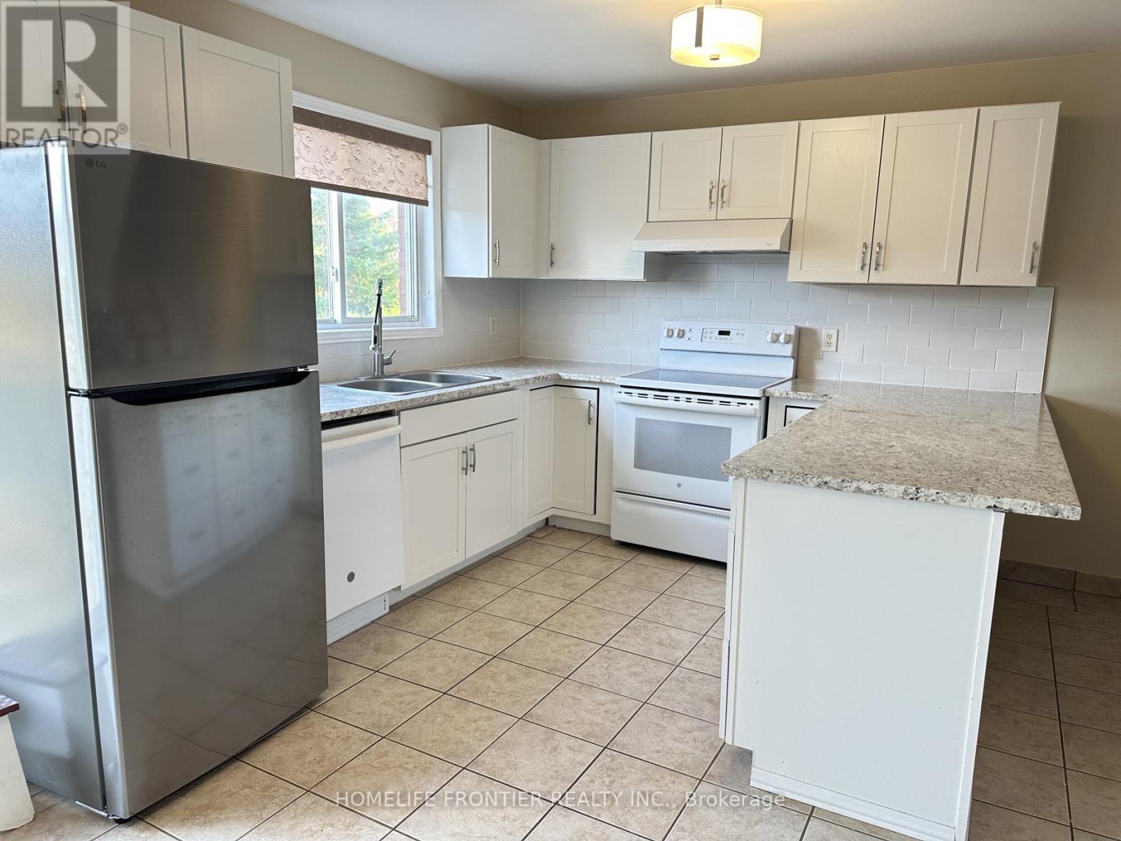 Main - 53 Hattie Court, Georgina, Ontario  L4P 3Z8 - Photo 2 - N13736124