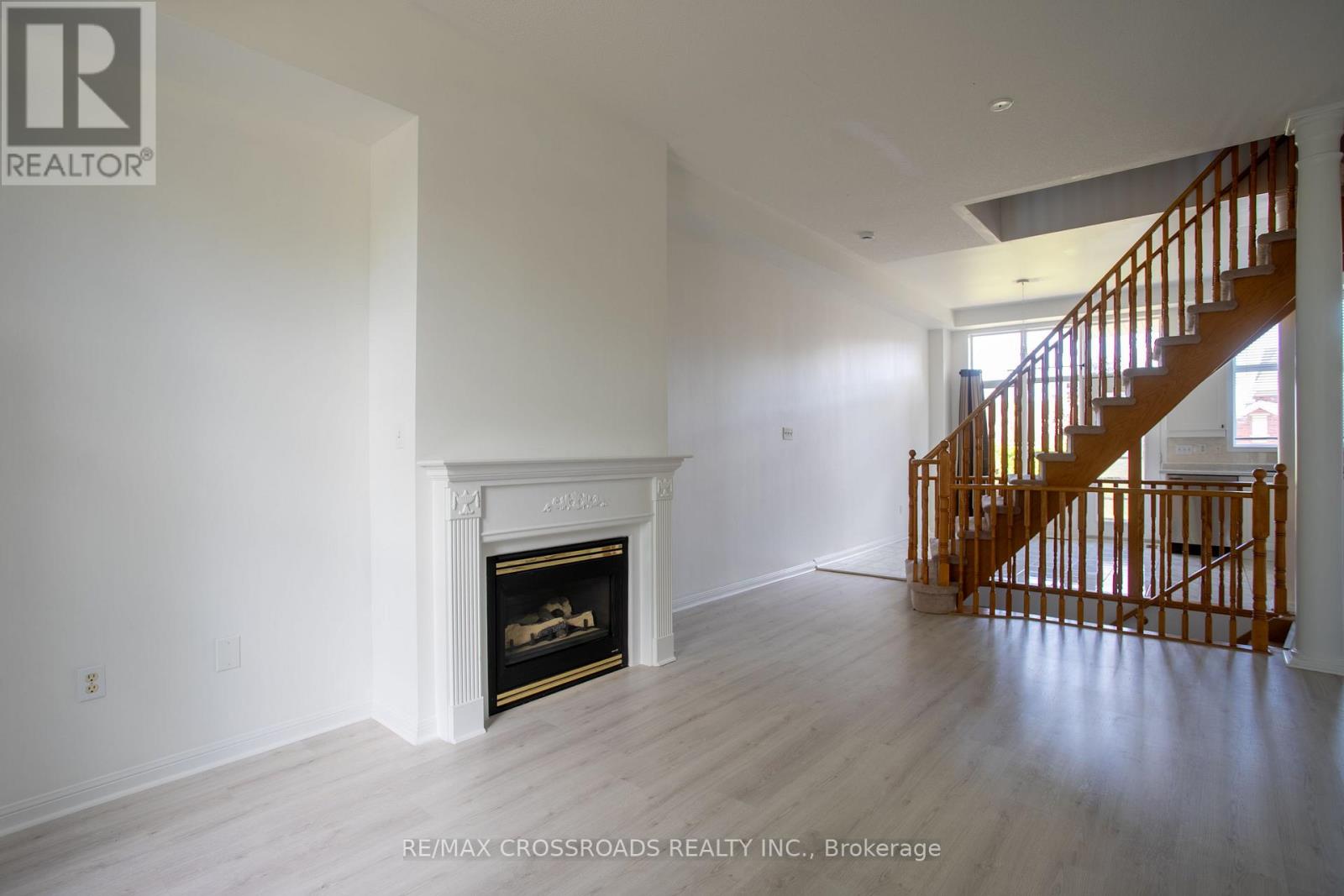 53 Cornell Park Avenue, Markham, Ontario  L6B 1B5 - Photo 4 - N13736206
