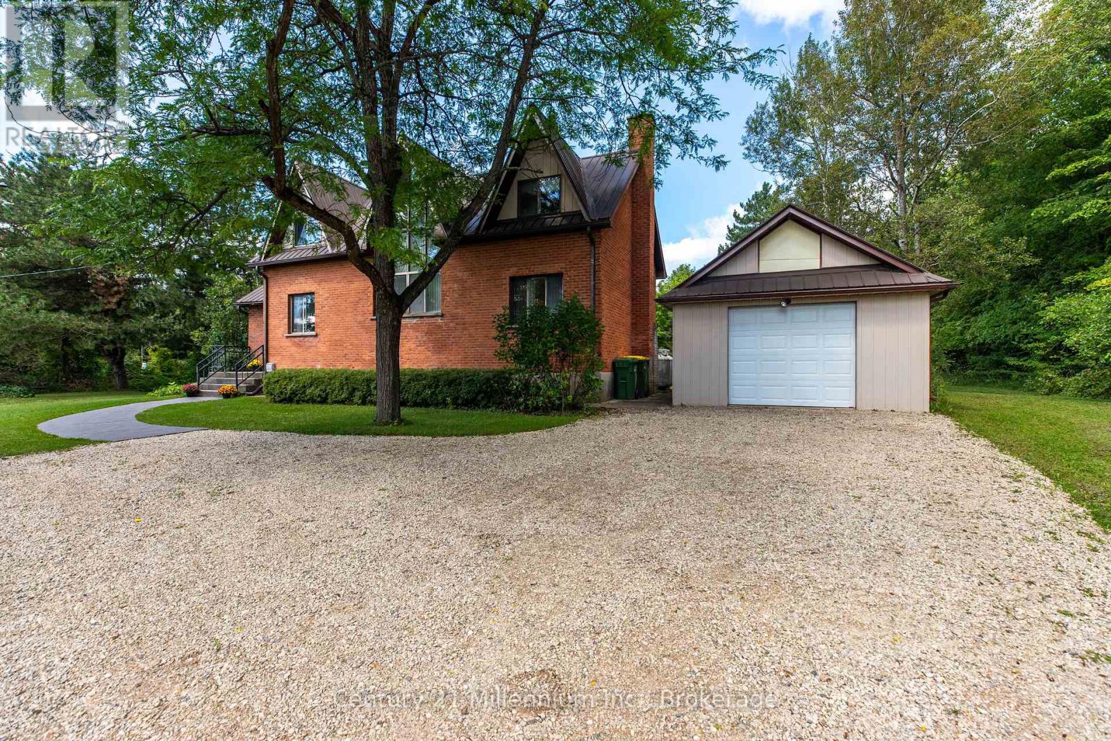 425005 Irish Lake Road, Grey Highlands, Ontario  N0C 1H0 - Photo 3 - X13736010