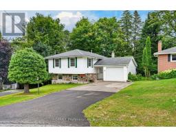 12 ANTHONY COURT, Huntsville, Ontario