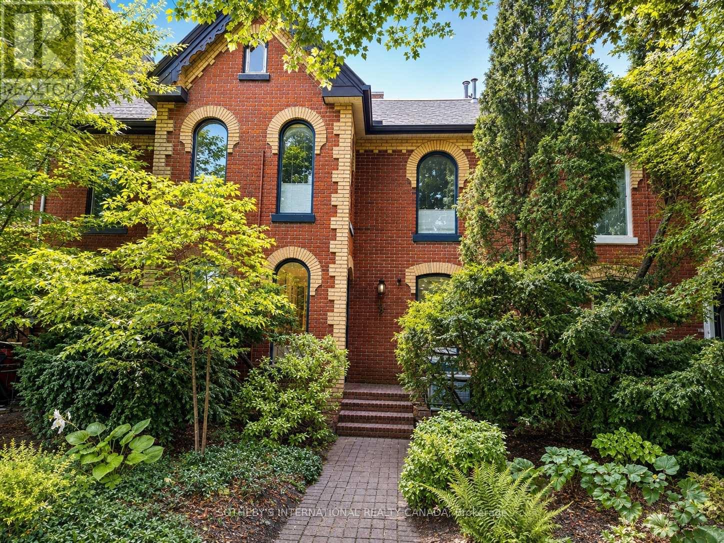 9 ROSE AVENUE, Toronto, Ontario