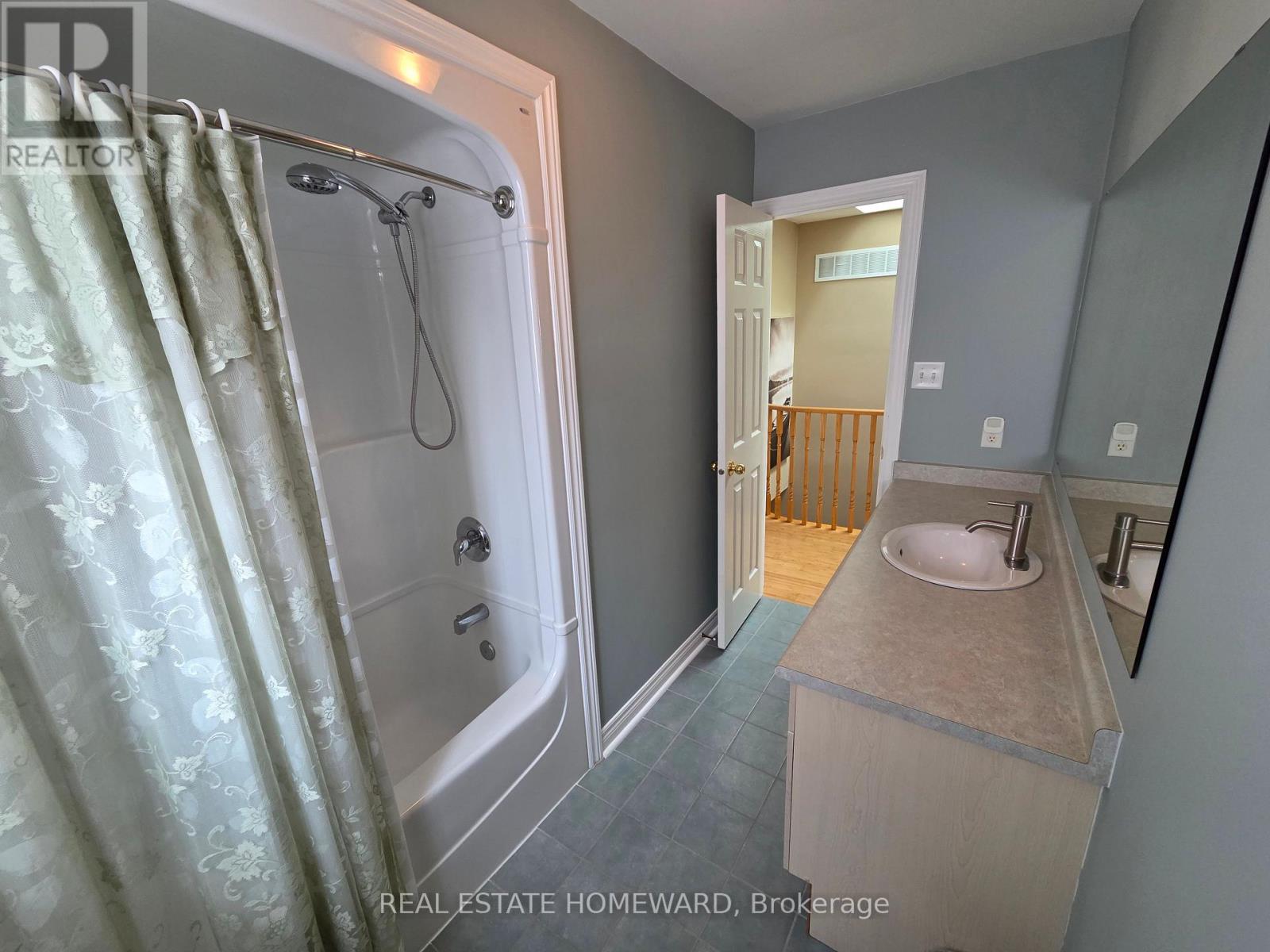 139 Birkhall Place, Barrie (Innis-Shore), Ontario  L4N 0K7 - Photo 17 - S13736144