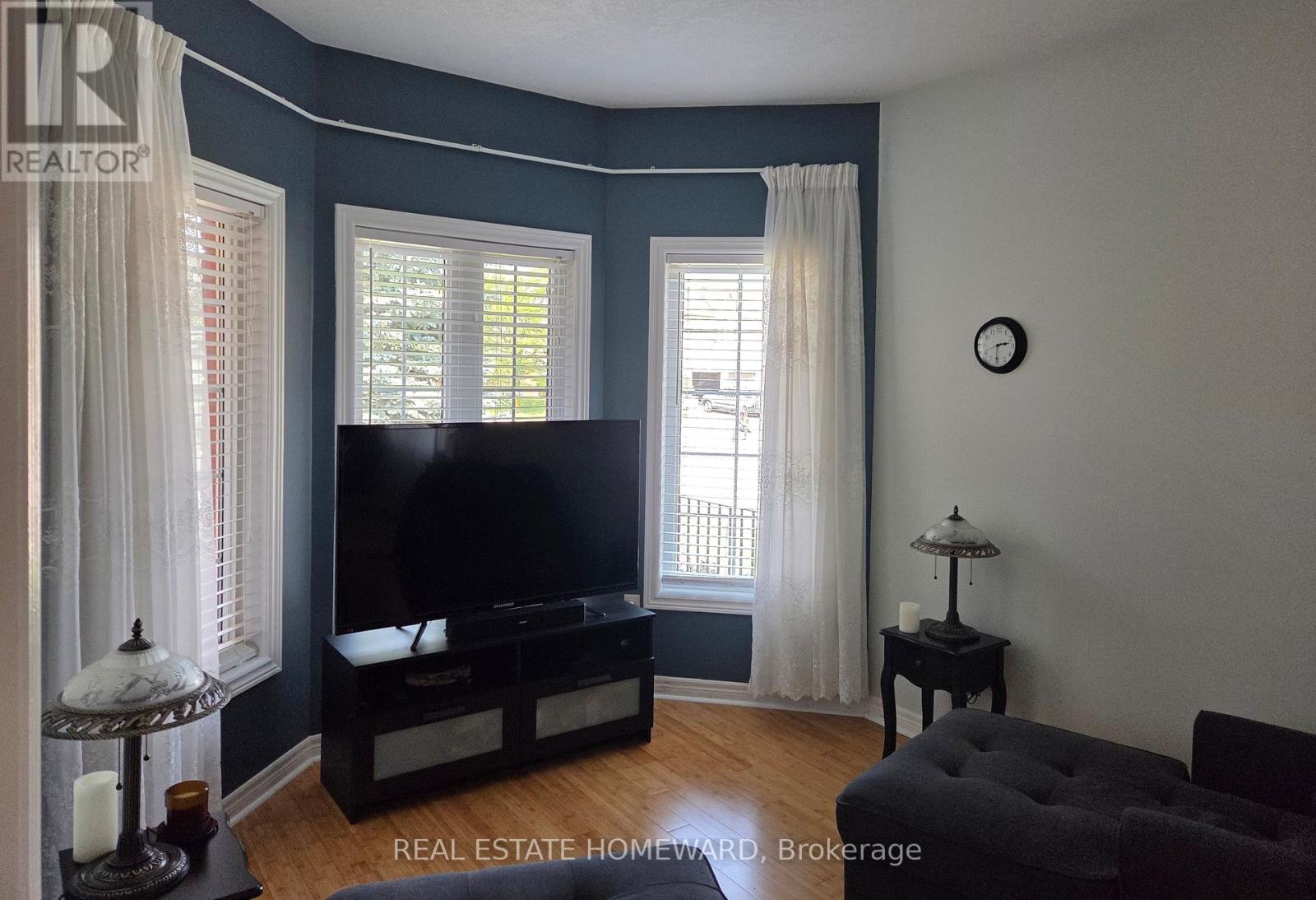 139 Birkhall Place, Barrie (Innis-Shore), Ontario  L4N 0K7 - Photo 9 - S13736144