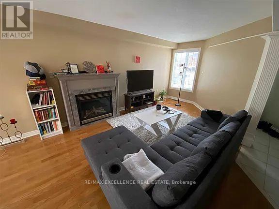 35 Mckenzie Crescent, Barrie (Ardagh), Ontario  L4N 0A9 - Photo 2 - S13736330