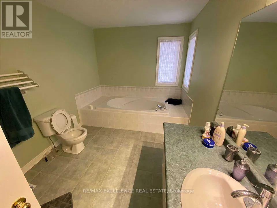 35 Mckenzie Crescent, Barrie (Ardagh), Ontario  L4N 0A9 - Photo 8 - S13736330