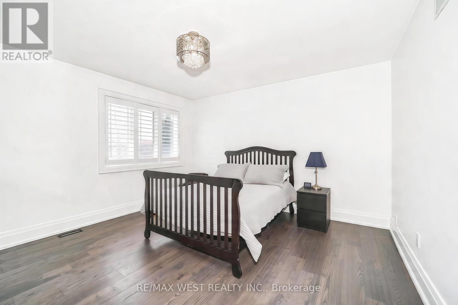 108 Poplar Heights Drive, Toronto, Ontario  M9A 4Z4 - Photo 14 - W13736072