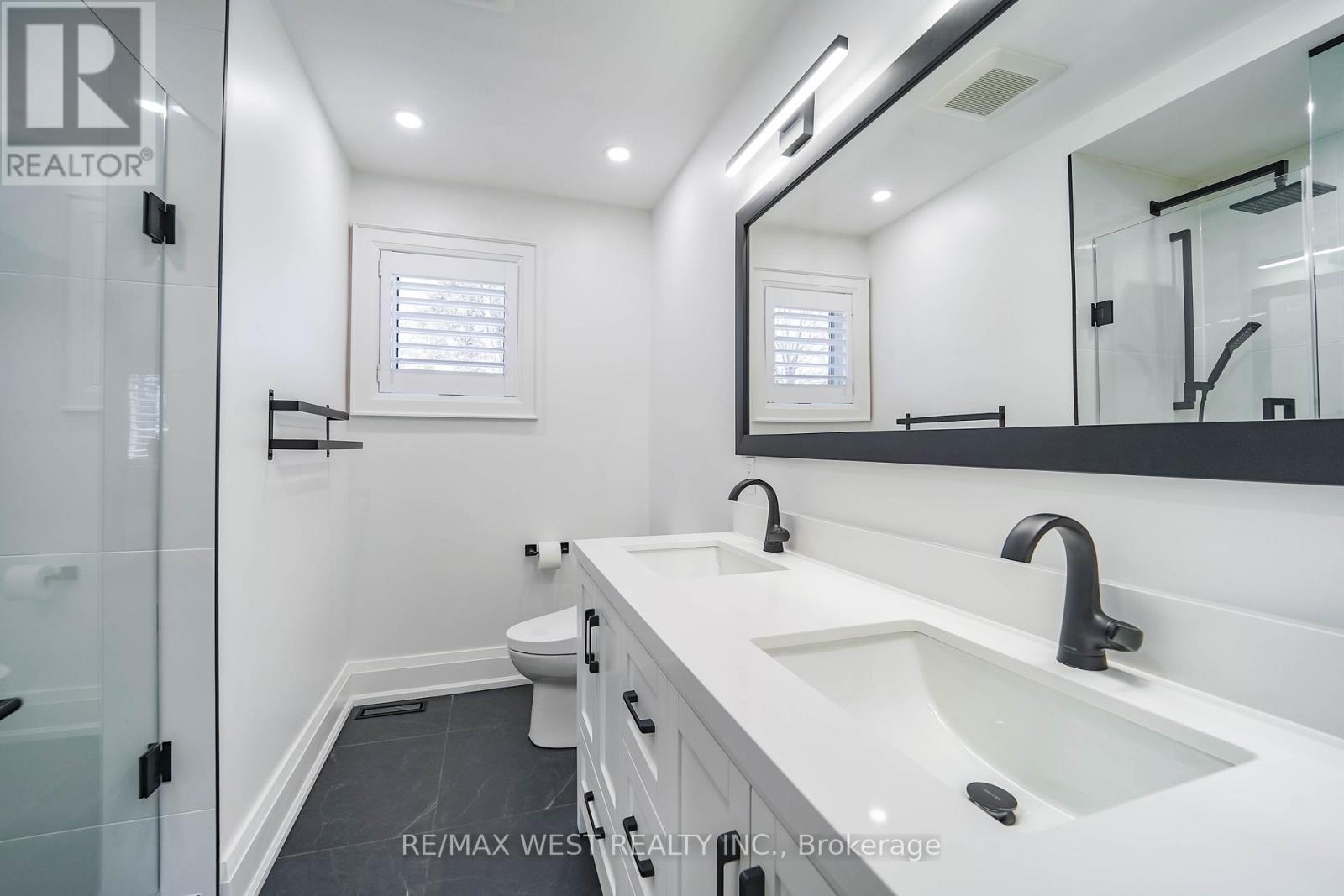 108 Poplar Heights Drive, Toronto, Ontario  M9A 4Z4 - Photo 15 - W13736072