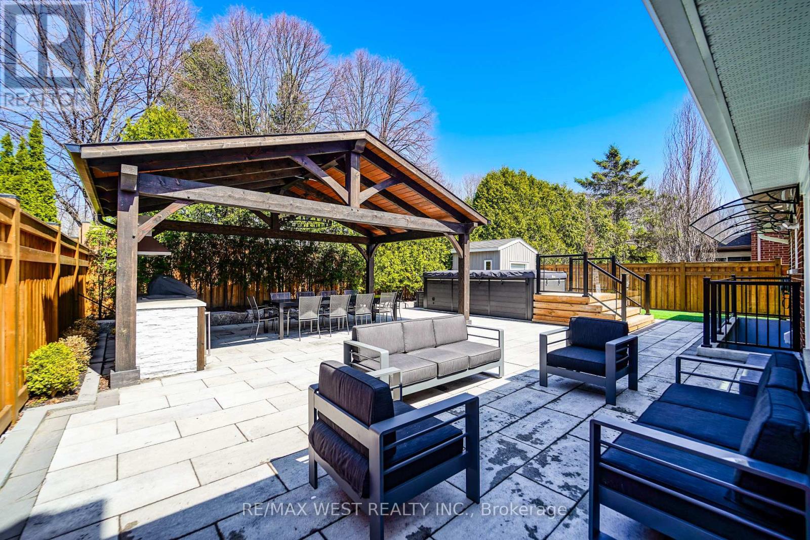 108 Poplar Heights Drive, Toronto, Ontario  M9A 4Z4 - Photo 23 - W13736072