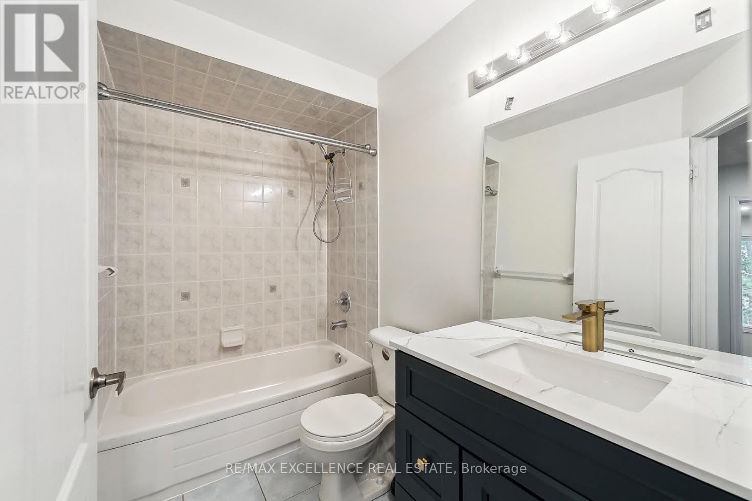 2406 Baintree Crescent, Oakville, Ontario  L6M 4X1 - Photo 11 - W13736088