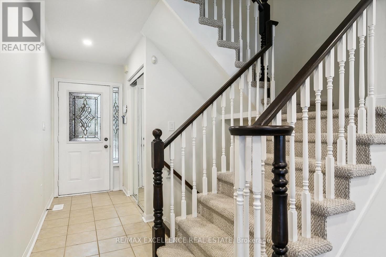 2406 Baintree Crescent, Oakville, Ontario  L6M 4X1 - Photo 2 - W13736088