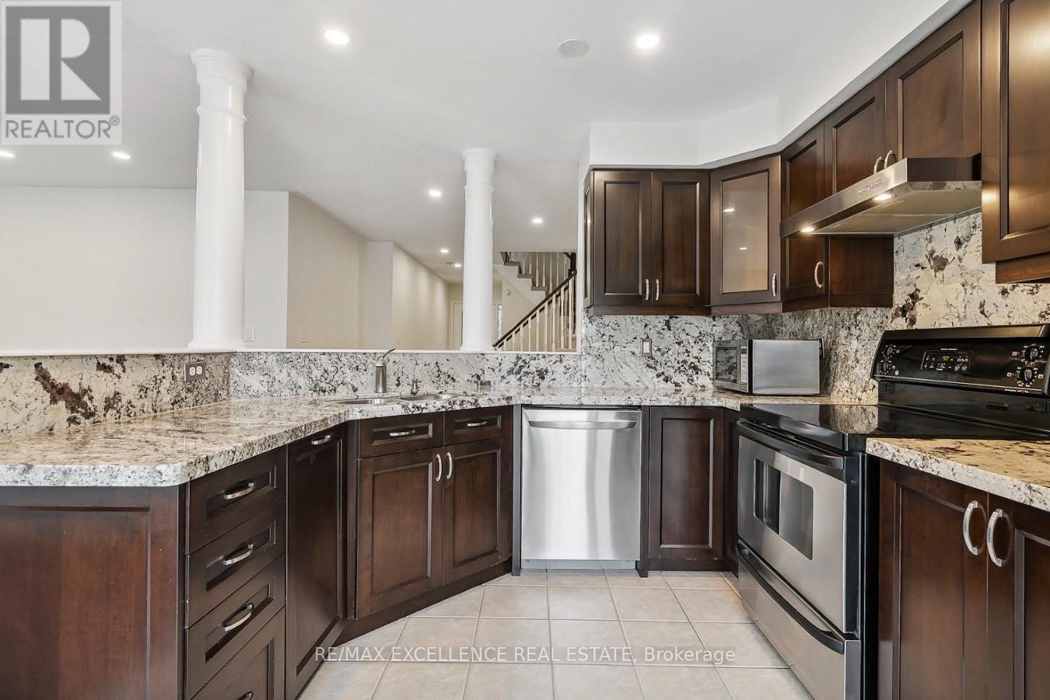 2406 Baintree Crescent, Oakville, Ontario  L6M 4X1 - Photo 7 - W13736088