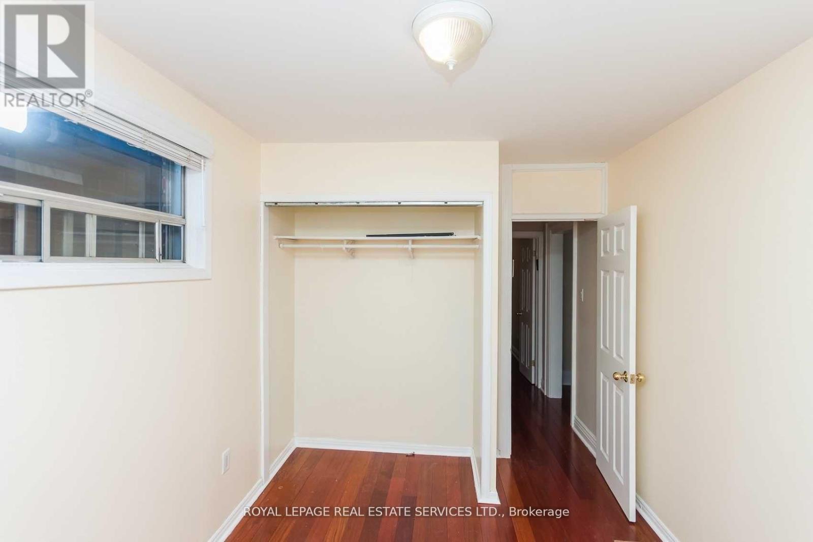 21 Belgravia Avenue, Toronto, Ontario  M6E 2M4 - Photo 18 - W13736160