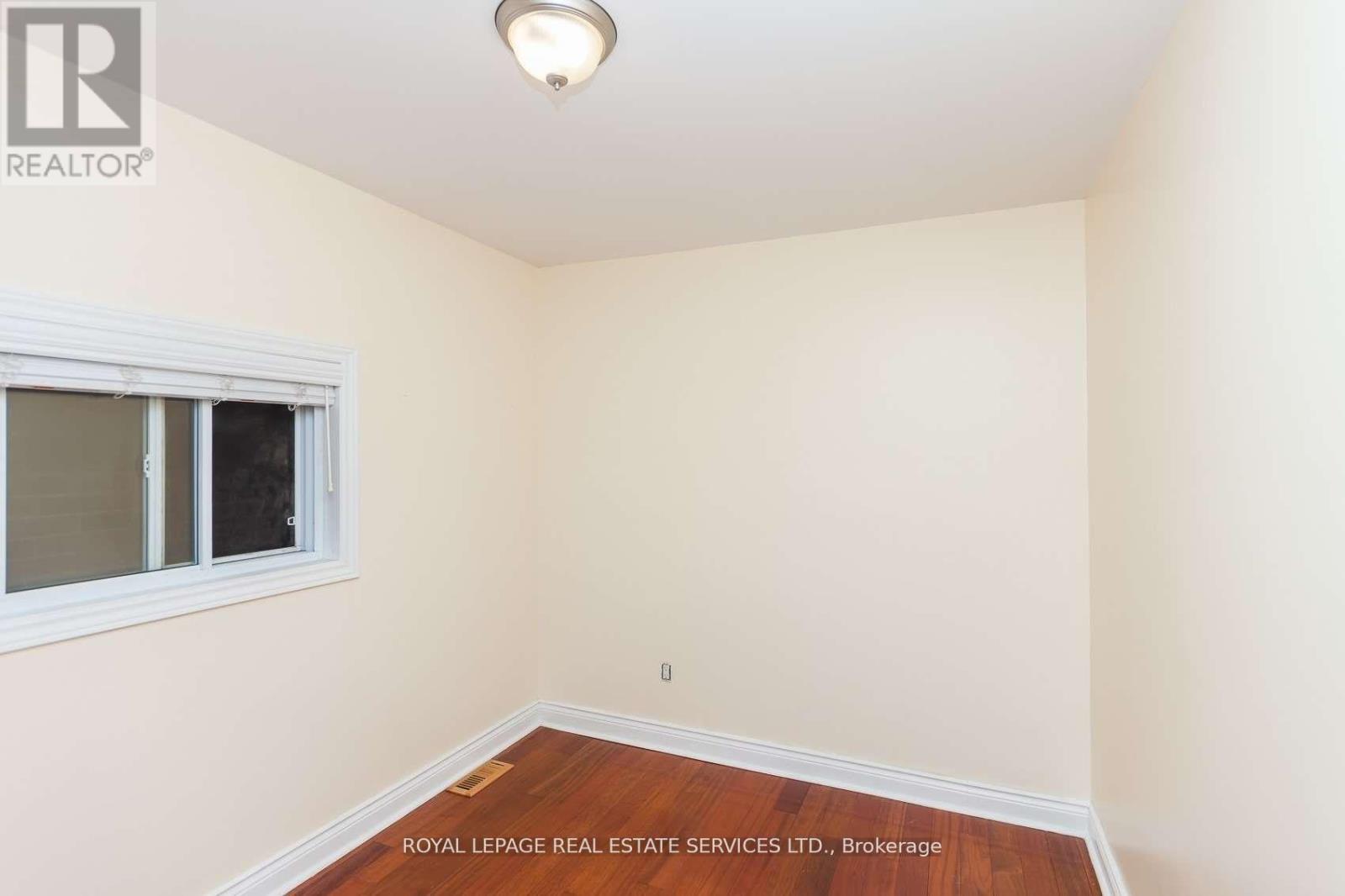 21 Belgravia Avenue, Toronto, Ontario  M6E 2M4 - Photo 20 - W13736160