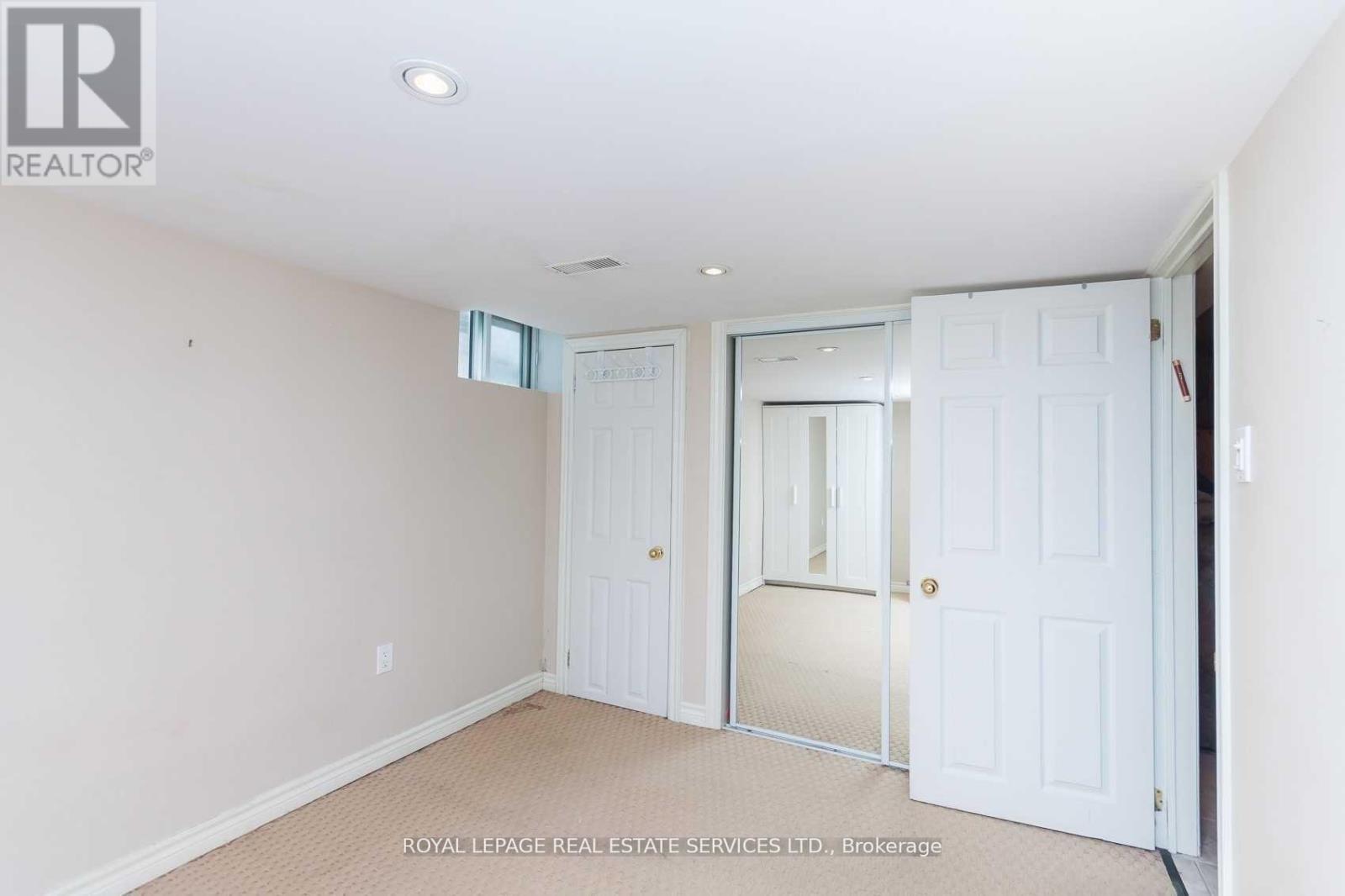 21 Belgravia Avenue, Toronto, Ontario  M6E 2M4 - Photo 27 - W13736160