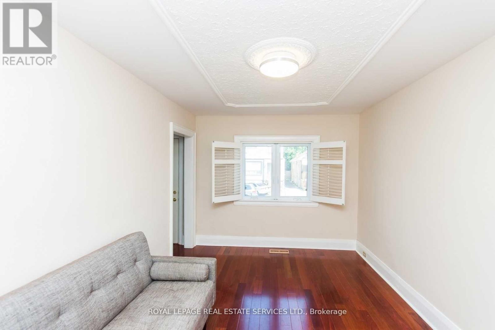 21 Belgravia Avenue, Toronto, Ontario  M6E 2M4 - Photo 3 - W13736160