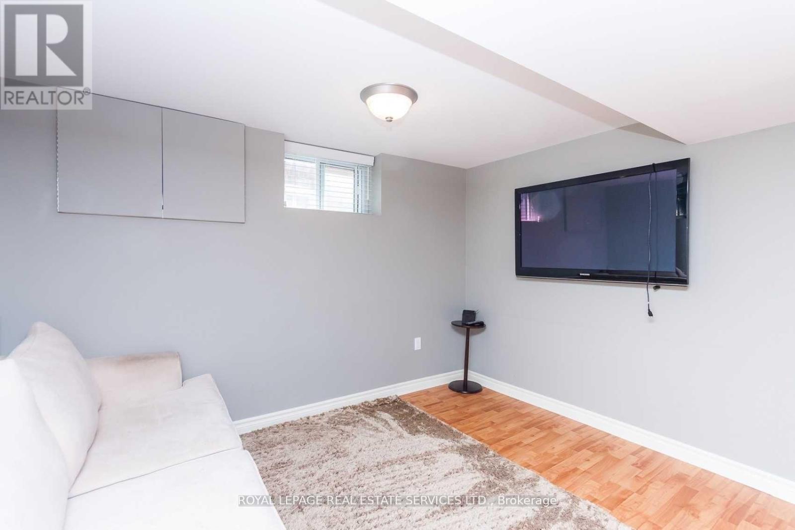 21 Belgravia Avenue, Toronto, Ontario  M6E 2M4 - Photo 30 - W13736160