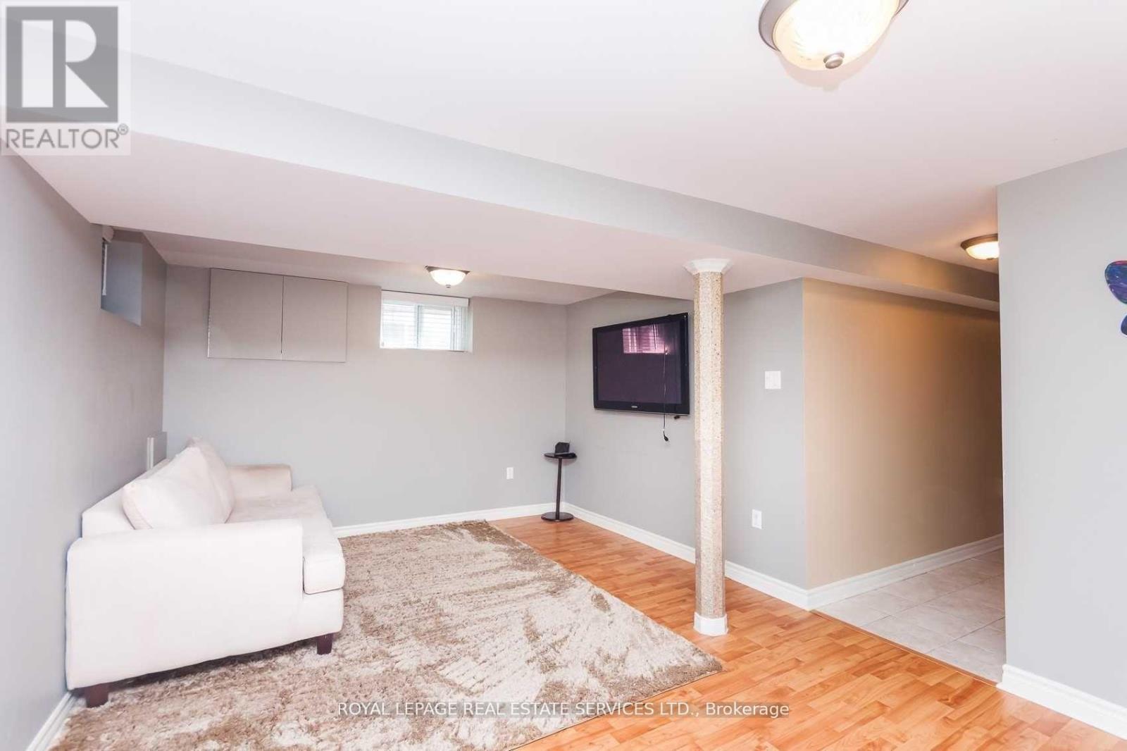 21 Belgravia Avenue, Toronto, Ontario  M6E 2M4 - Photo 33 - W13736160