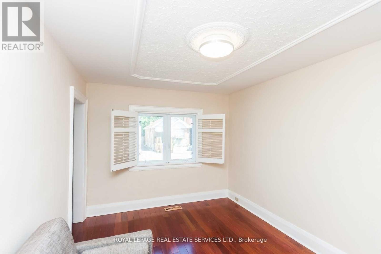 21 Belgravia Avenue, Toronto, Ontario  M6E 2M4 - Photo 4 - W13736160