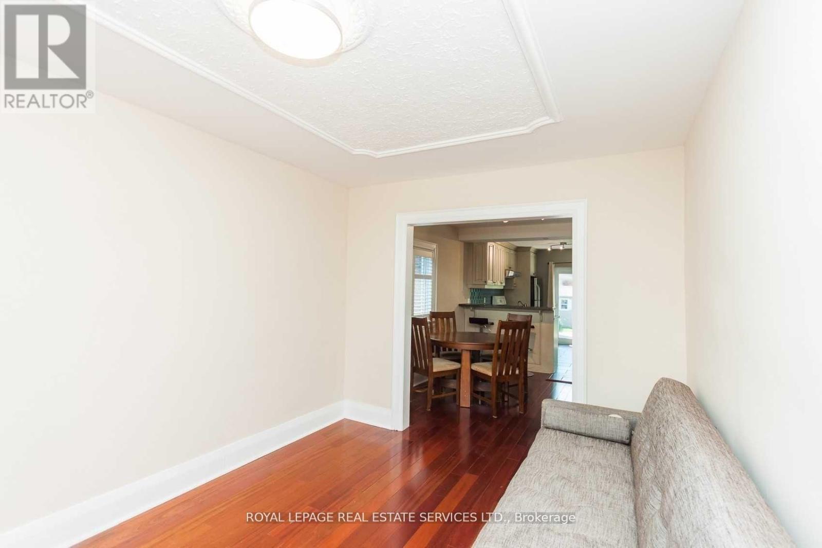 21 Belgravia Avenue, Toronto, Ontario  M6E 2M4 - Photo 5 - W13736160