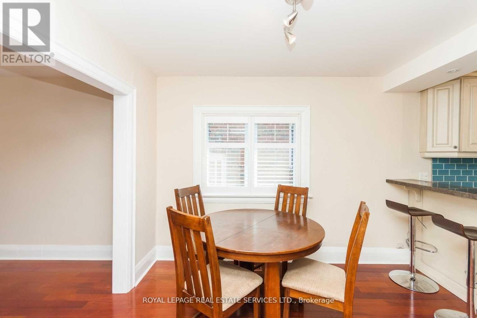 21 Belgravia Avenue, Toronto, Ontario  M6E 2M4 - Photo 8 - W13736160