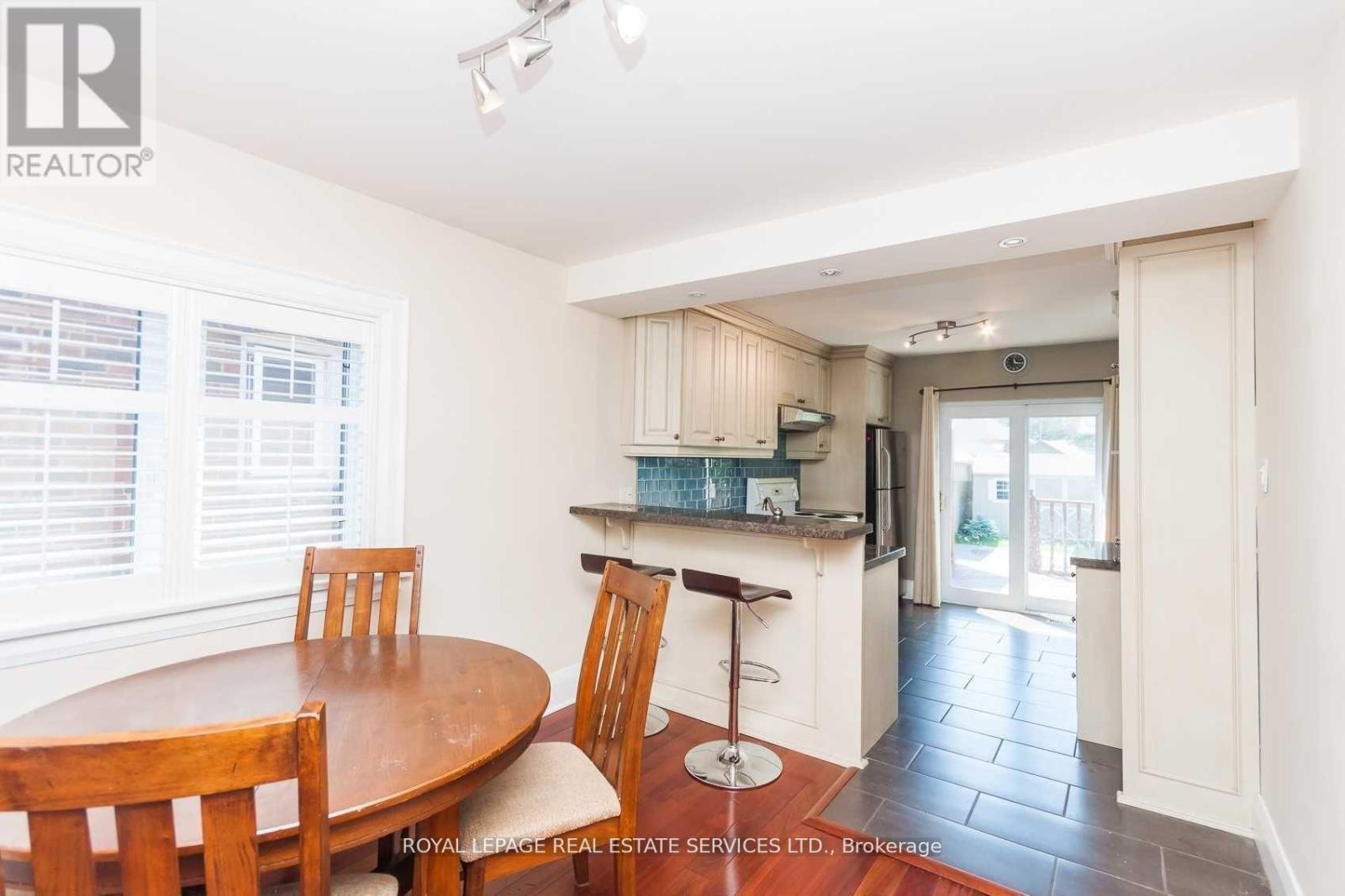 21 Belgravia Avenue, Toronto, Ontario  M6E 2M4 - Photo 9 - W13736160