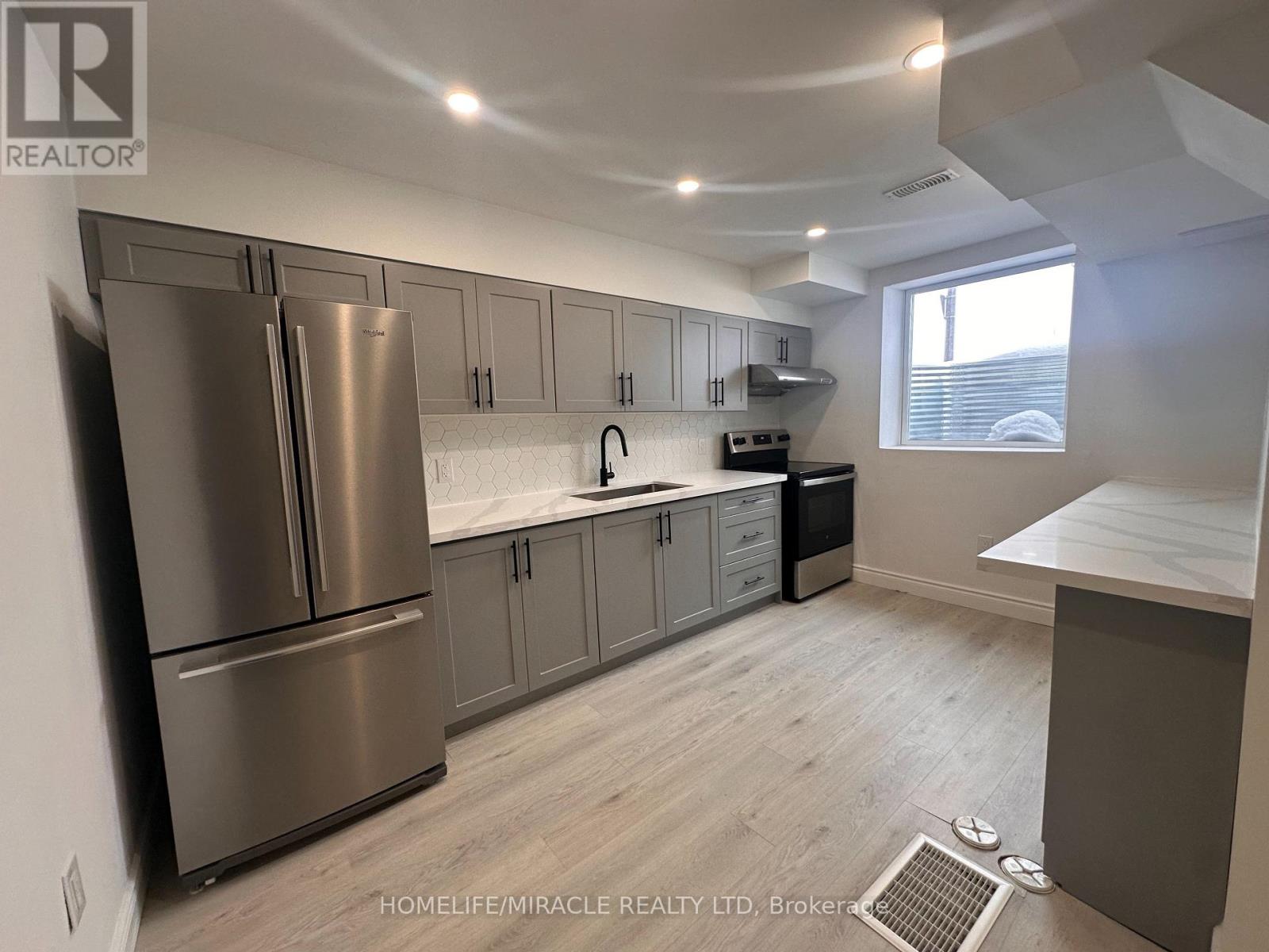 2 - 30 Skyridge Drive, Brampton, Ontario  L6P 4P3 - Photo 13 - W13736186