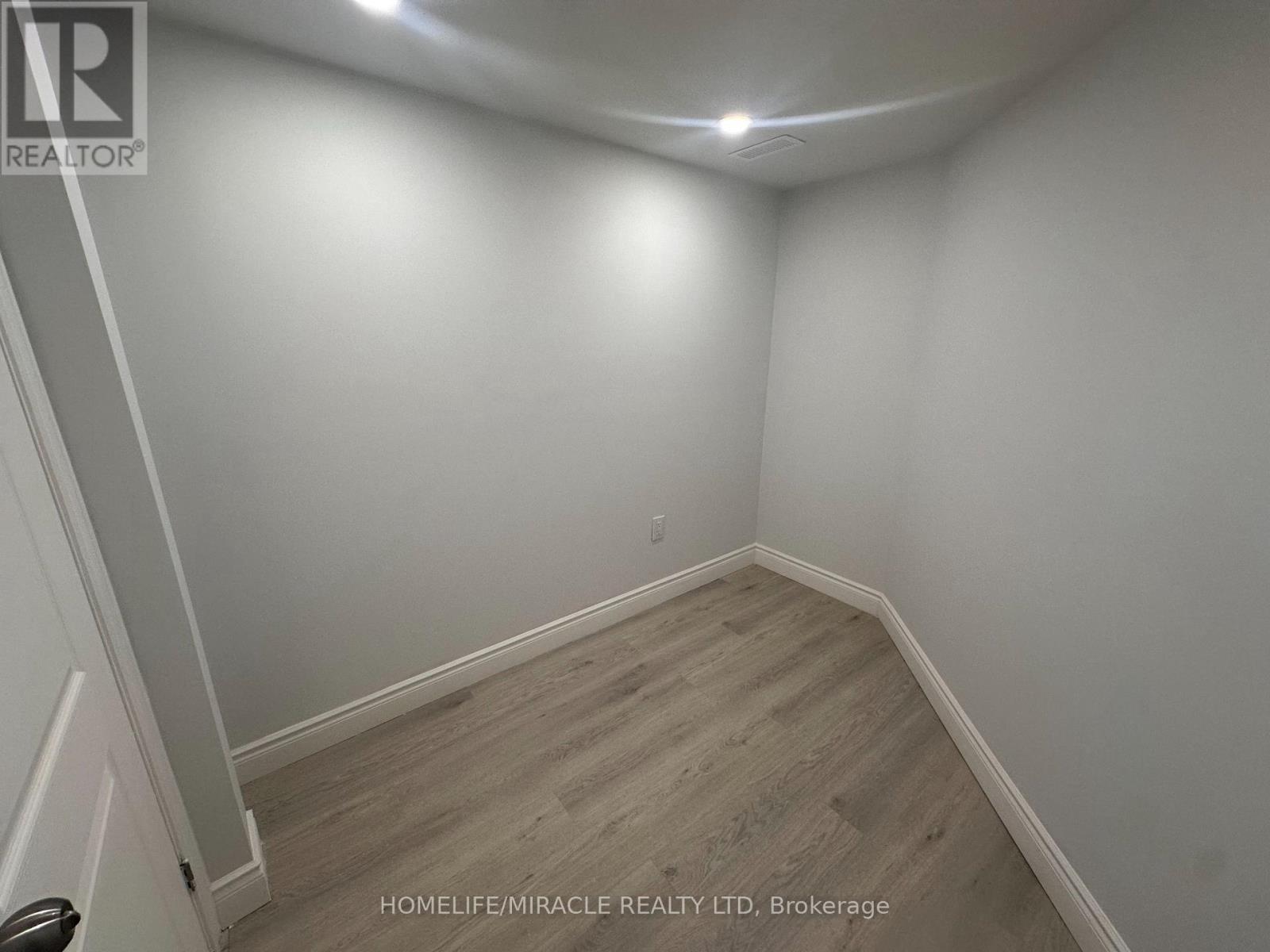 2 - 30 Skyridge Drive, Brampton, Ontario  L6P 4P3 - Photo 14 - W13736186
