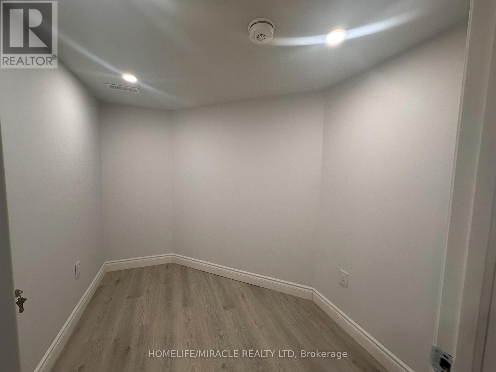 2 - 30 SKYRIDGE DRIVE