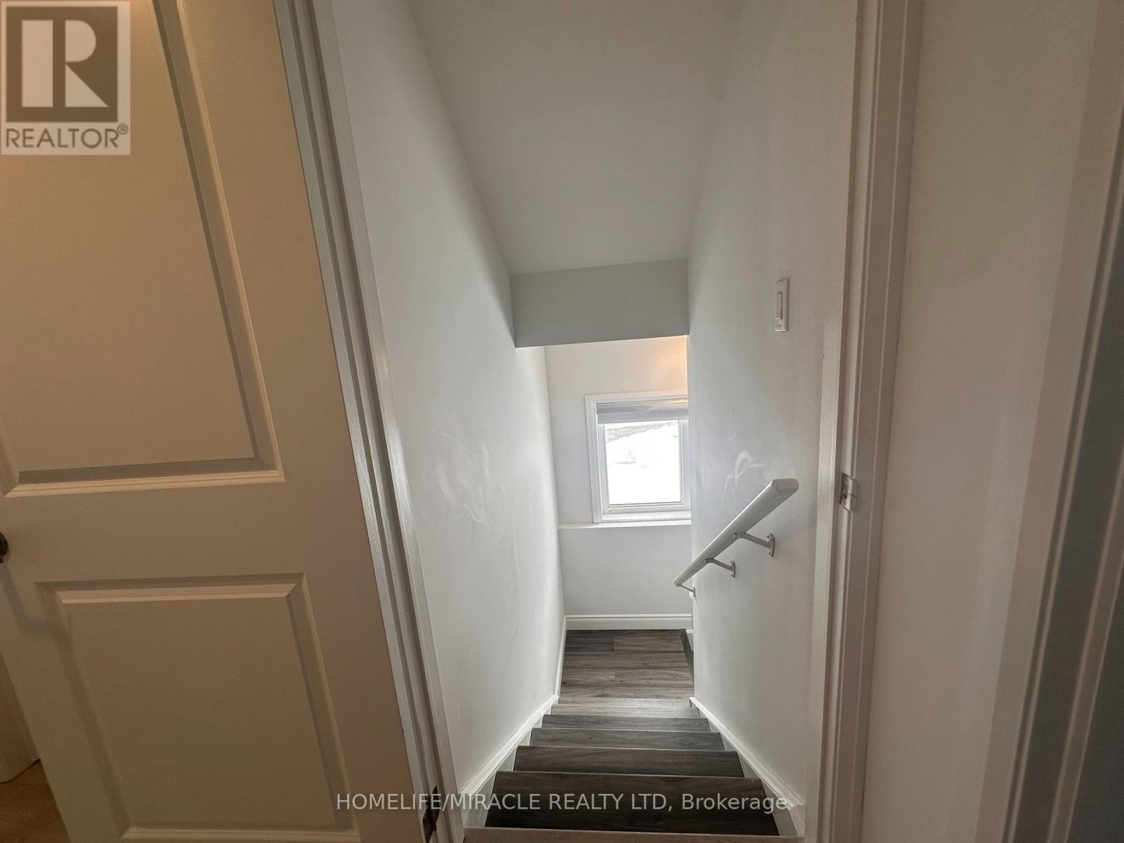 2 - 30 Skyridge Drive, Brampton, Ontario  L6P 4P3 - Photo 8 - W13736186
