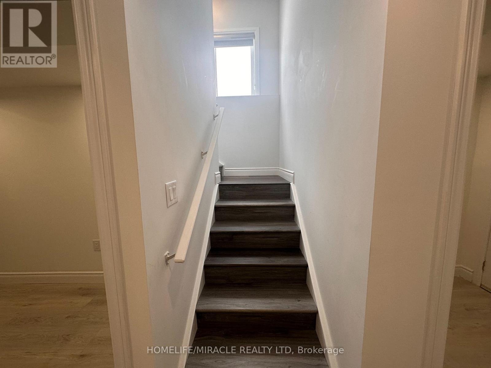 2 - 30 Skyridge Drive, Brampton, Ontario  L6P 4P3 - Photo 9 - W13736186