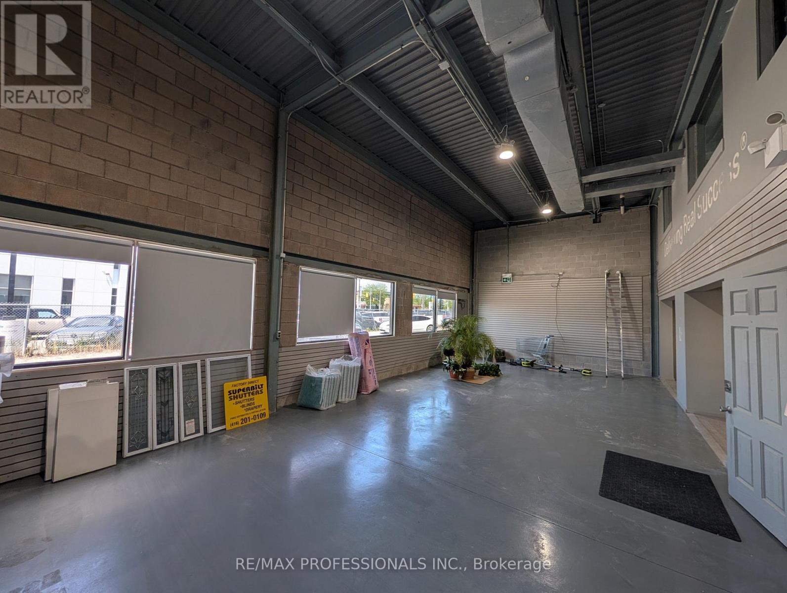 D - 1571 The Queensway Avenue, Toronto, Ontario  M8Z 1T8 - Photo 2 - W13736238